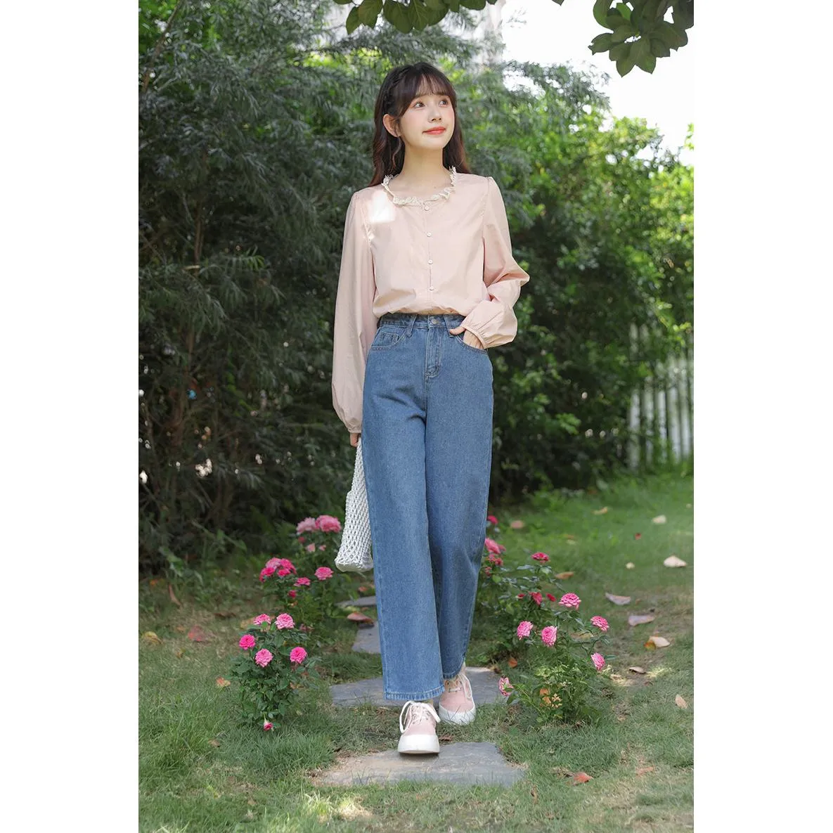 Lace Versatile Loose-Fit Blouse
