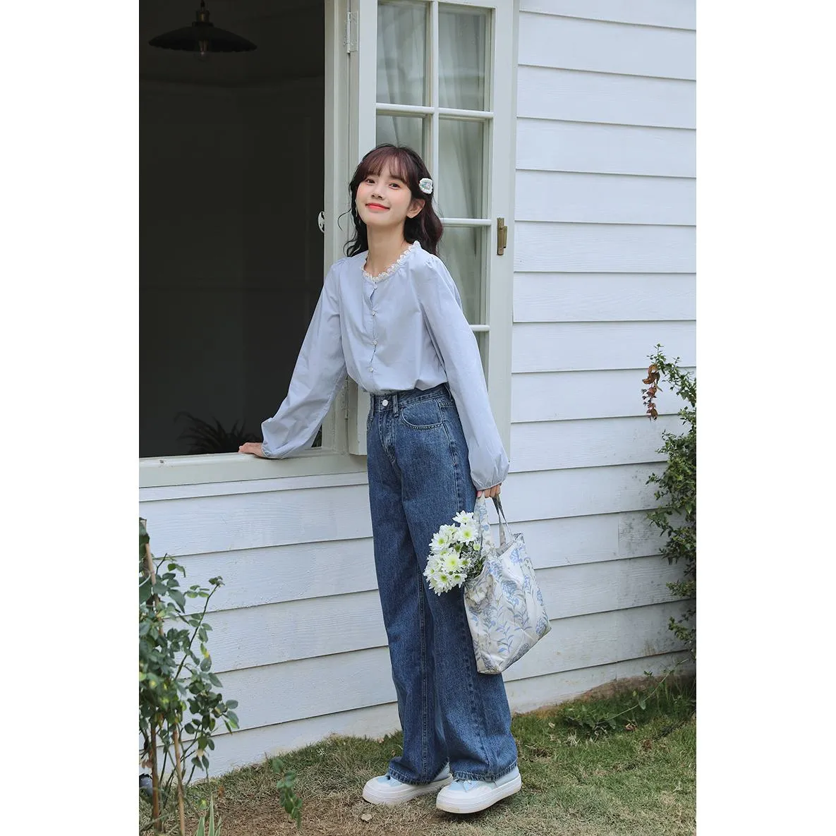 Lace Versatile Loose-Fit Blouse