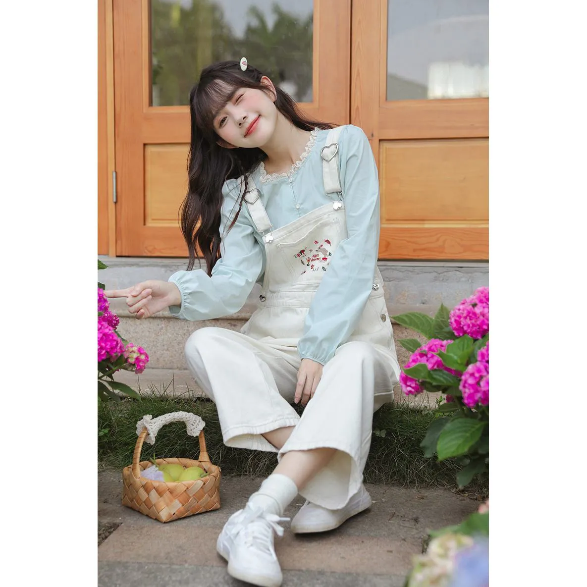 Lace Versatile Loose-Fit Blouse