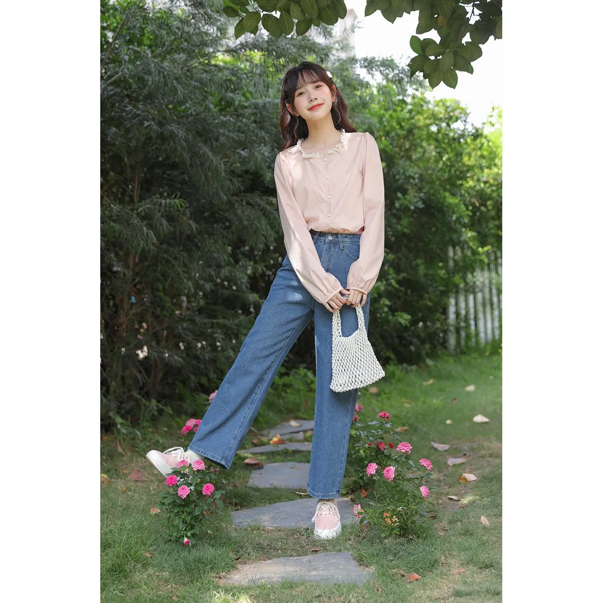 Lace Versatile Loose-Fit Blouse