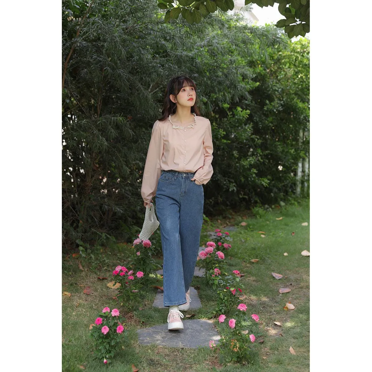 Lace Versatile Loose-Fit Blouse
