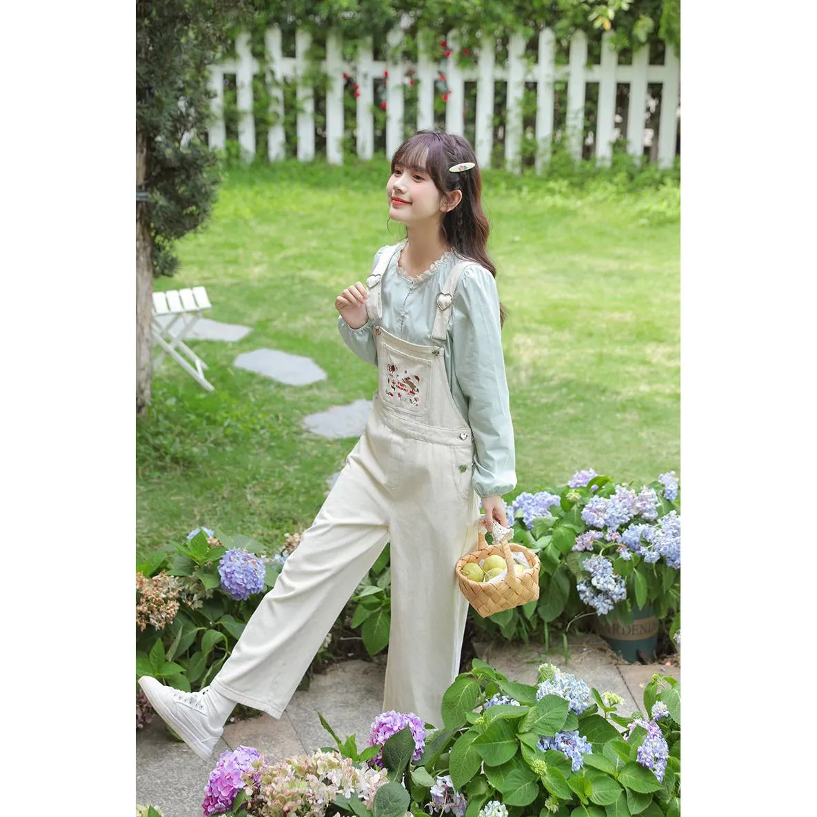 Lace Versatile Loose-Fit Blouse