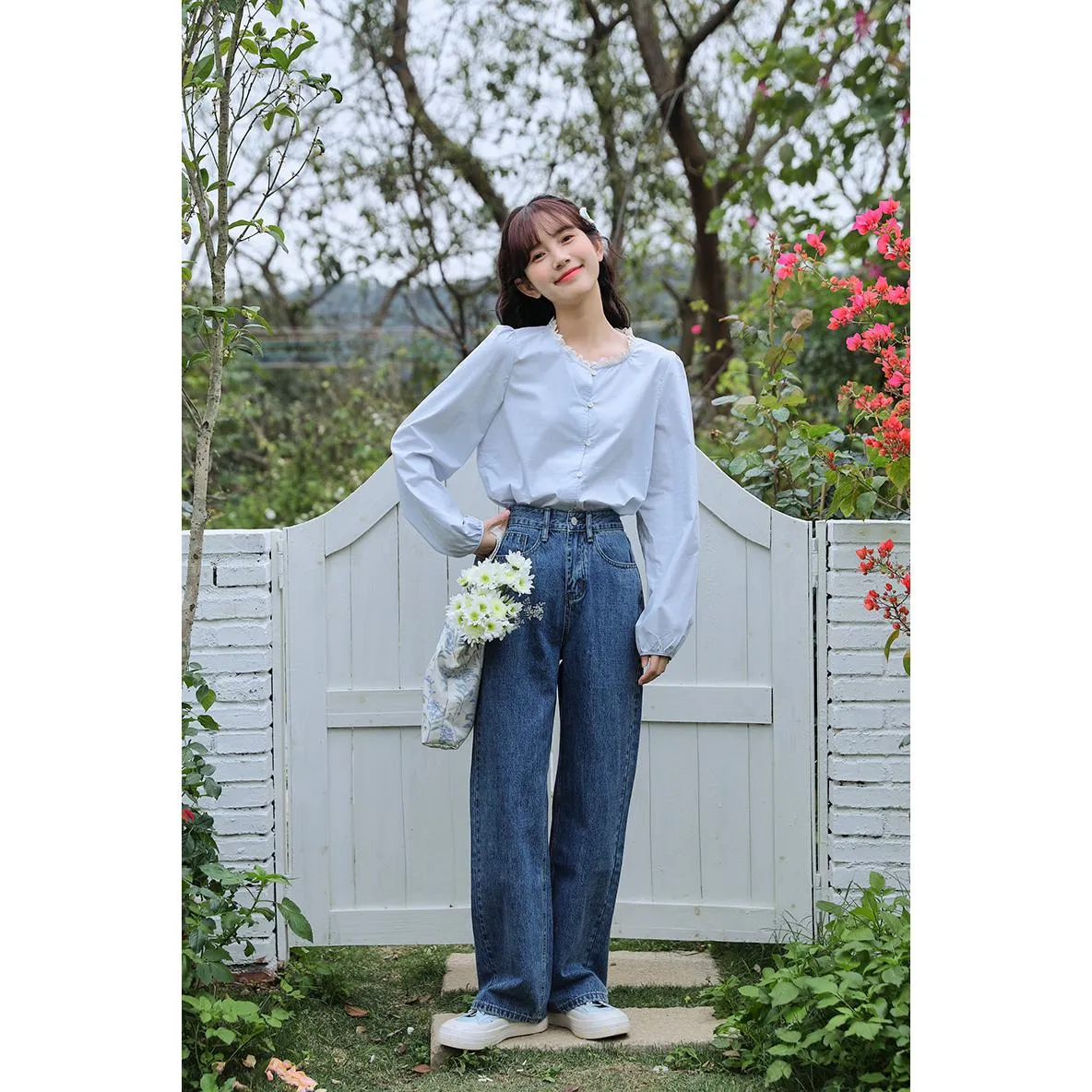 Lace Versatile Loose-Fit Blouse