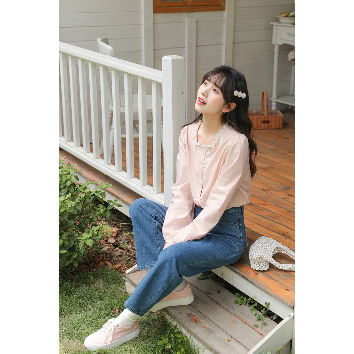 Lace Versatile Loose-Fit Blouse