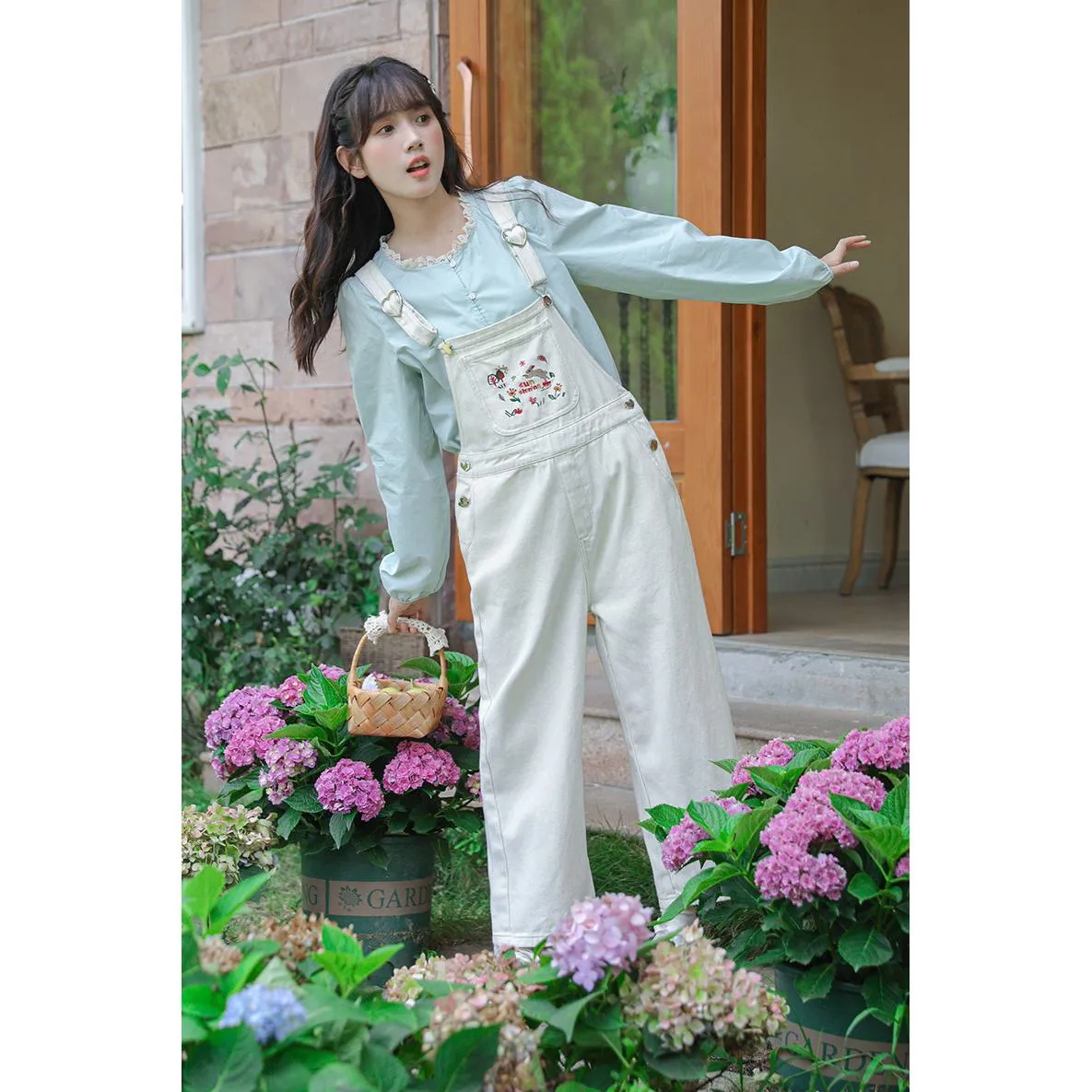 Lace Versatile Loose-Fit Blouse